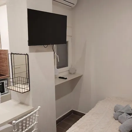 Anibo & A210 Salonic